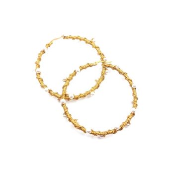 Ατσάλινοι κρίκοι πλεγμένοι με χρυσή κηροκλωστή και πέρλες