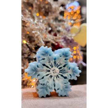 FROSTY SNOWFLAKE SOY CANDLE