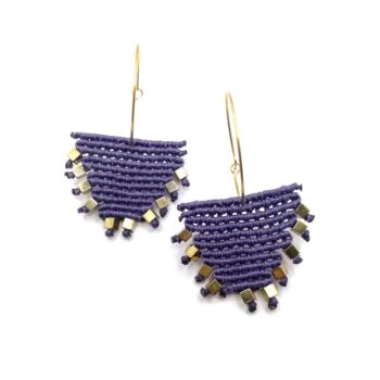 GOLDEN TRIANGLE Macrame Earrings Macrame σκουλαρίκια "τριγωνάκια" με αιματίτες και ατσάλινο κούμπωμα