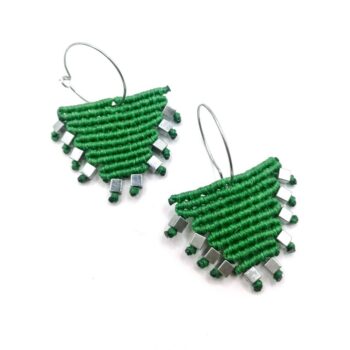 SILVER TRIANGLE Macrame Earrings Macrame σκουλαρίκια "τριγωνάκια" με αιματίτες και ατσάλινο κούμπωμα