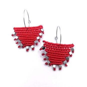 SILVER TRIANGLE Macrame Earrings Macrame σκουλαρίκια "τριγωνάκια" με αιματίτες και ατσάλινο κούμπωμα